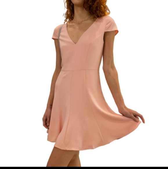 Dresses & Skirts - V-neck spring dress